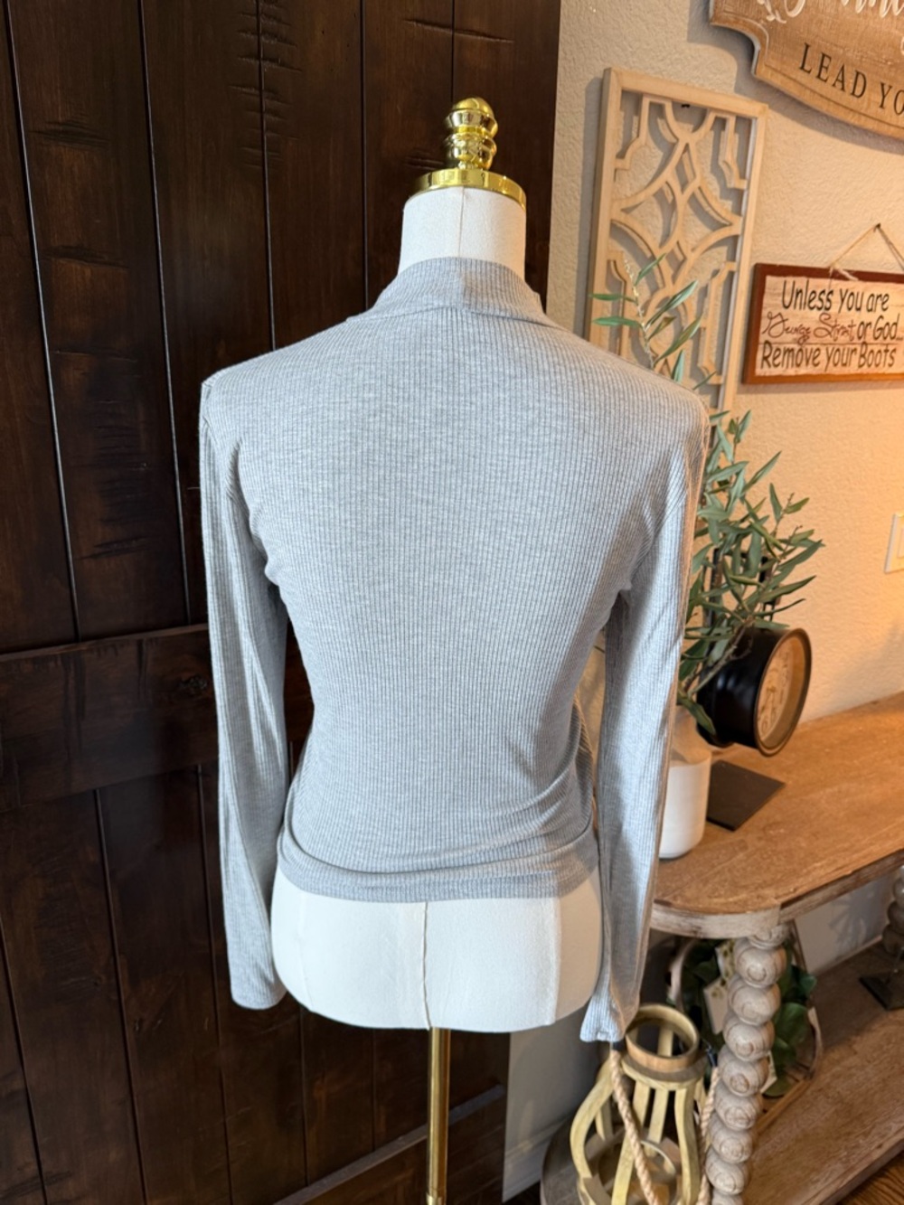 Ribbed Mock Neck Long Sleeve Top - Light Gray - Picture 3 of 4